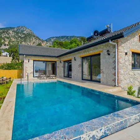 Pegasus Stone House Villa *